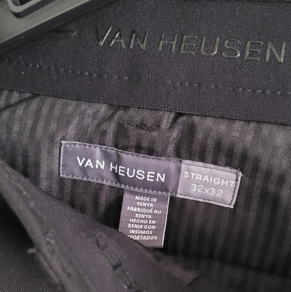 Men's Van Heusen 32 x 32 Dress Slacks - Picture 3 of 3